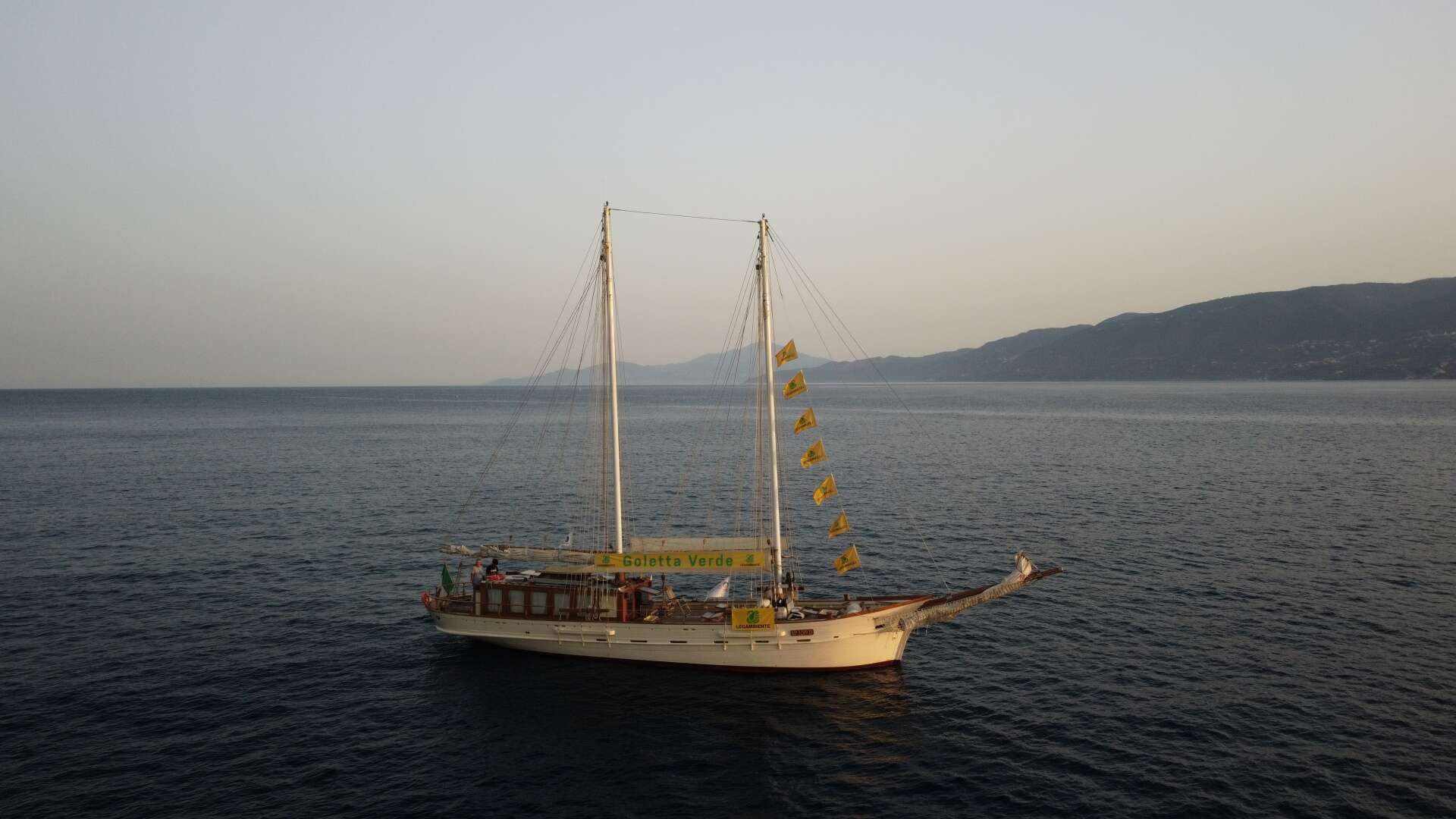 Mare Monstrum. Contro l’illegalità che devasta le coste italiane, ripartono le Golette di Legambiente