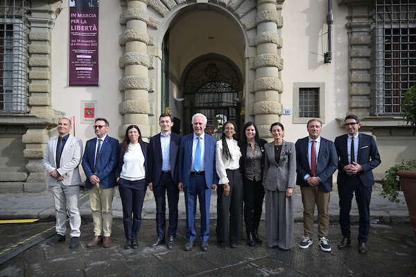 Toscana: Giani ha assegnato le deleghe alla Giunta regionale, c’è anche l’assessorato alla felicità