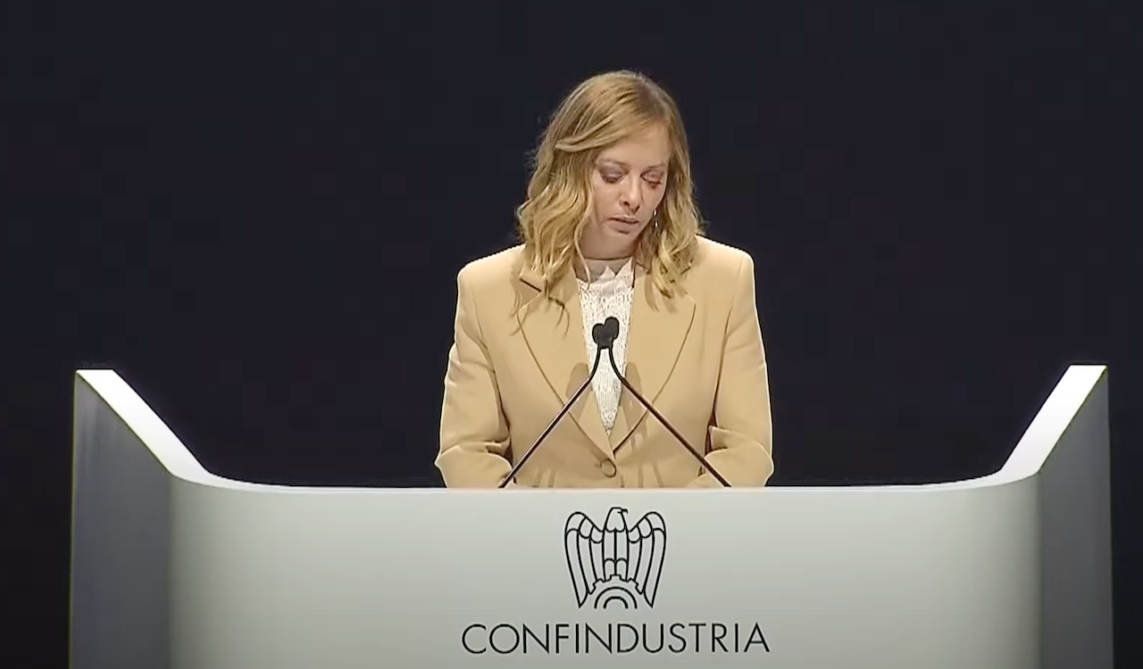 Critiche al Green deal, rinnovabili sminuite, rilancio del nucleare: torna in scena la coppia Meloni-Orsini