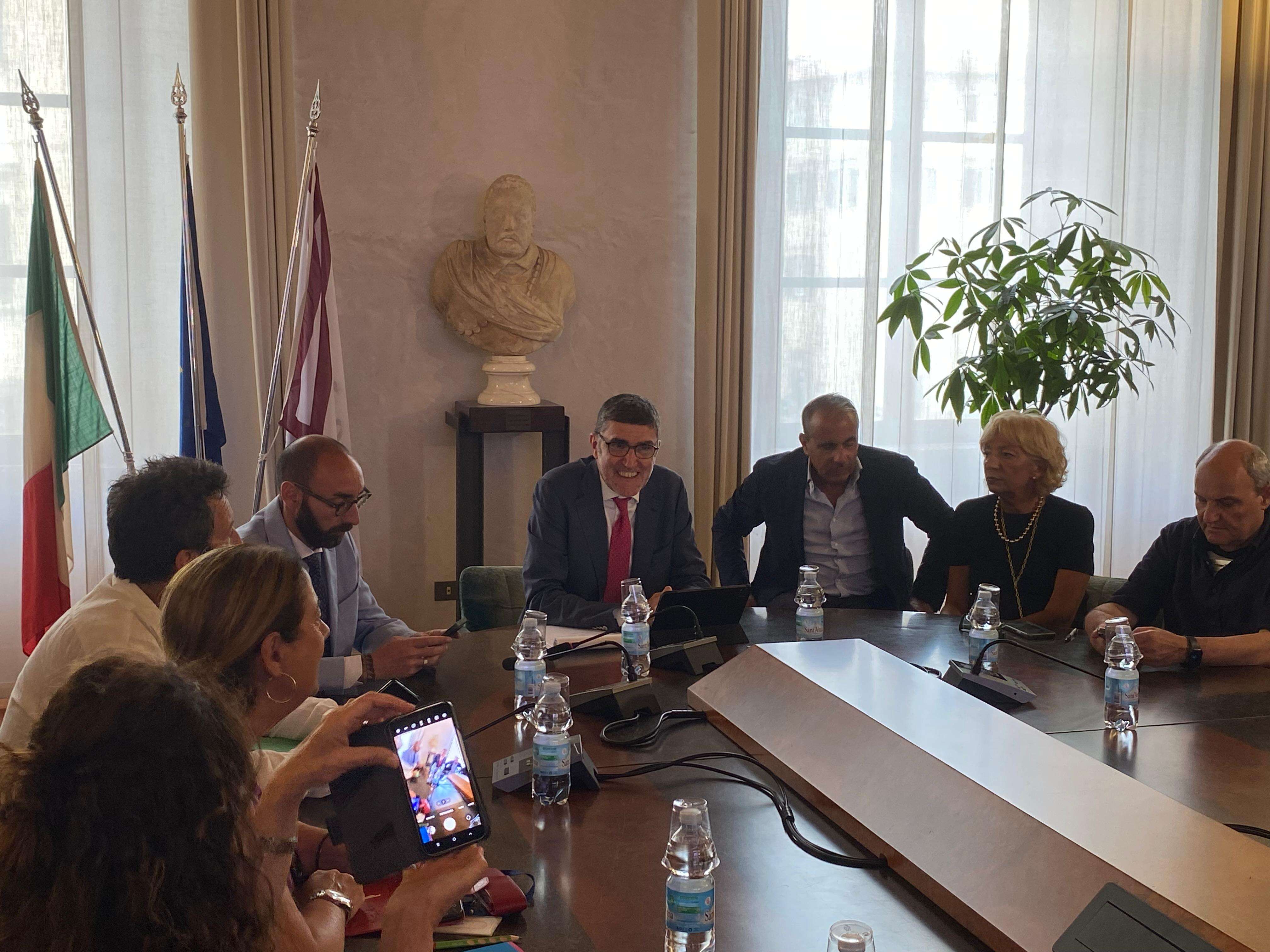 Livorno, il nuovo commissario per l’Autorità portuale si presenta assicurando impegno per la sostenibilità