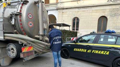 All’Elba imprenditore sorpreso a scaricare abusivamente liquami in un tombino per acque piovane