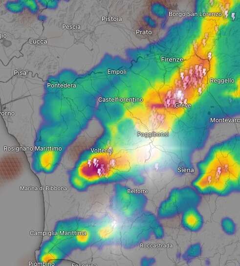 Nubifragio a Pomarance con 64 mm di pioggia in un’ora, continua l’allerta meteo in Toscana