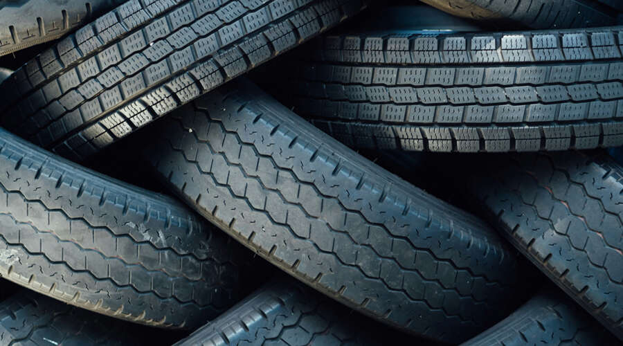 Più traffico, più microplastiche: l’impatto invisibile degli pneumatici sull’aria urbana