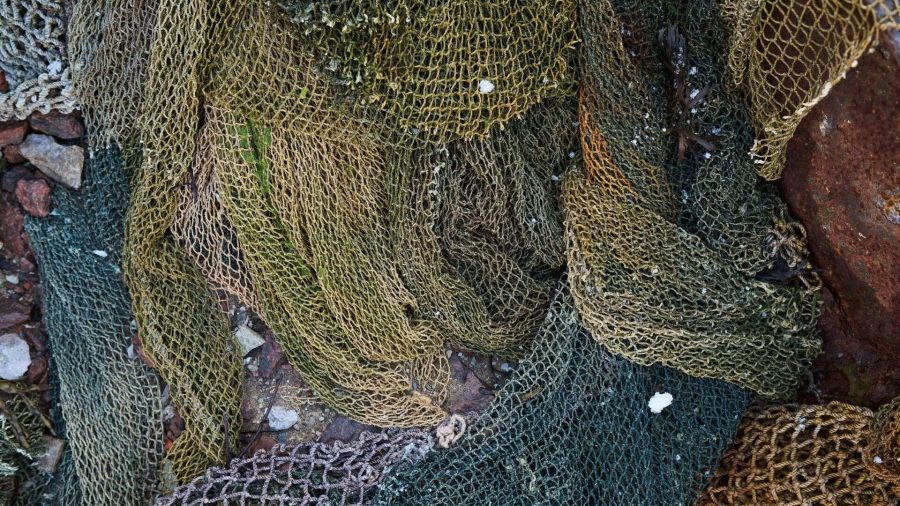 Dalle reti da pesca ai sedili auto: il riciclo spinge l’innovazione