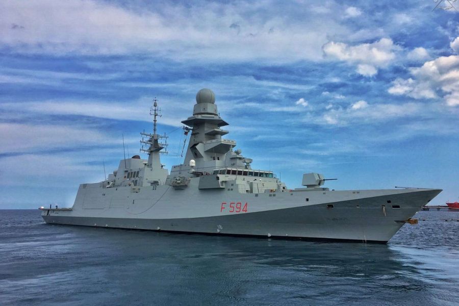 Quali regole d’ingaggio per la fregata Alpino? Fermarsi a 120 miglia da Gaza è molto più che “precauzione”