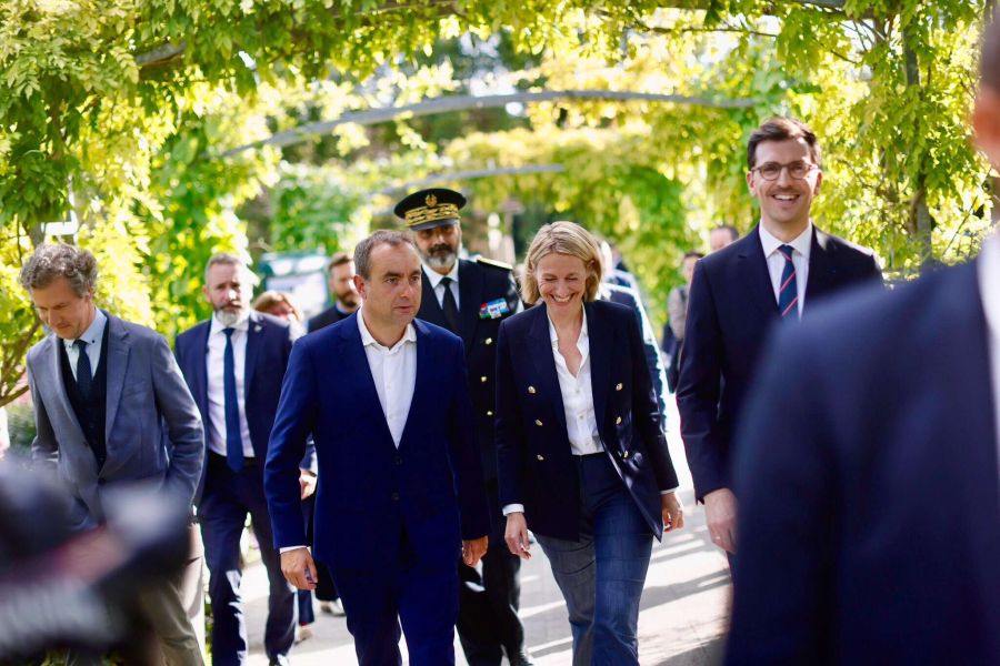 Macron si affida a Lecornu per formare un nuovo governo, strada tutta in salita